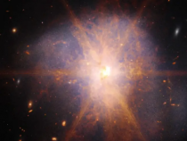宇宙碰撞点燃万亿太阳奇观:詹姆斯·韦伯太空望远镜揭开 Arp 220 面纱 宇宙碰撞点燃万亿太阳奇观:詹姆斯·韦伯太空望远镜揭开 Arp 220 面纱