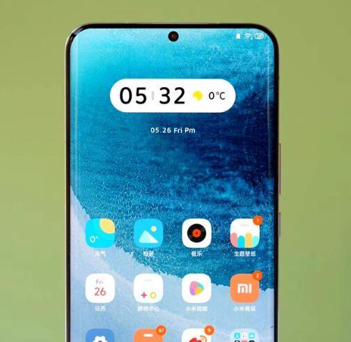 小米14 Pro：渲染显示曲面屏幕的优雅设计
